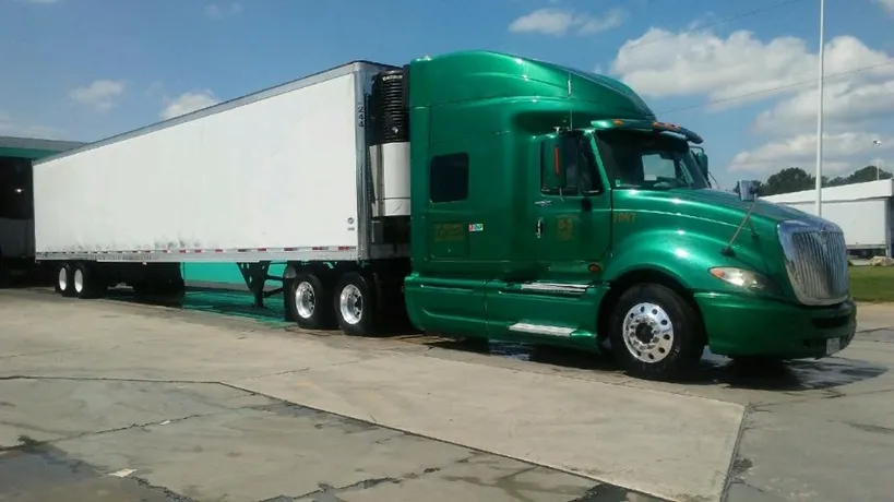 Refrigerated transport truck